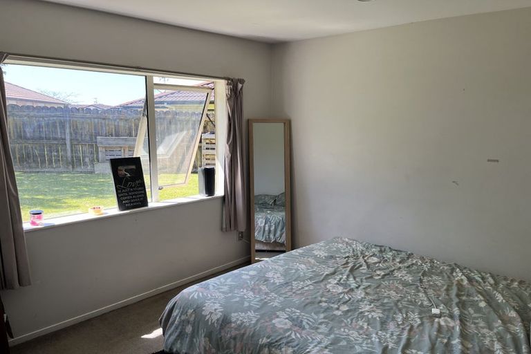 Photo of property in 18 Nicholas Gibbons Drive, Clendon Park, Auckland, 2103