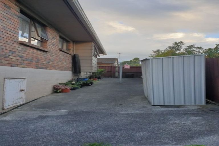 Photo of property in 2/66 Aviemore Drive, Highland Park, Auckland, 2010