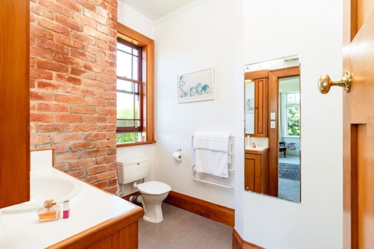 Photo of property in 42 Central Terrace, Kelburn, Wellington, 6012