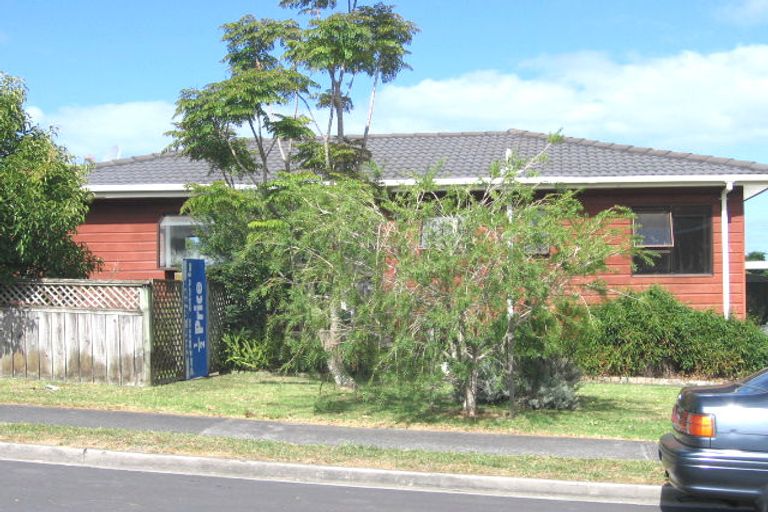 Photo of property in 2/14 Heathglen Place, Bayview, Auckland, 0629