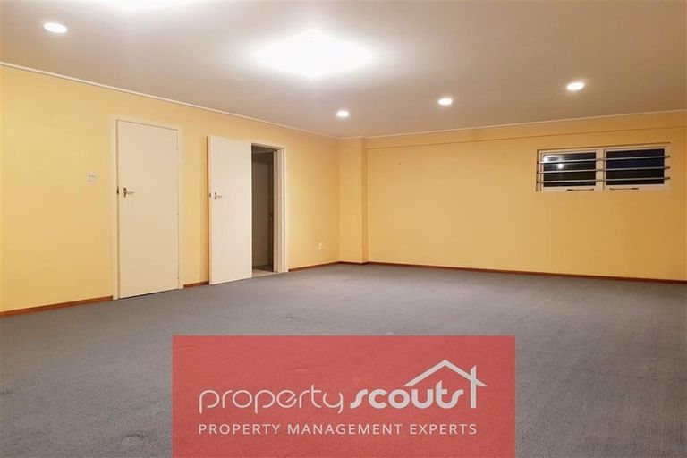 Photo of property in 13 Longview Drive, Merrilands, New Plymouth, 4312