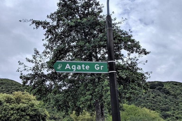 Photo of property in 1/6 Gemstone Drive, Birchville, Upper Hutt, 5018