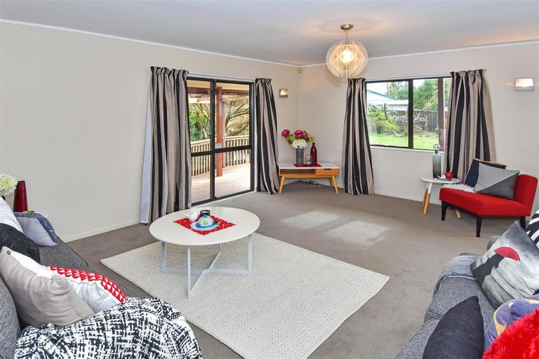 Photo of property in 7 Bill Phillip Place, Clendon Park, Auckland, 2103