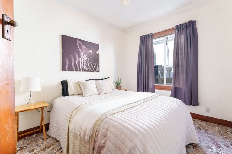 Photo of property in 17 Royal Crescent, Saint Kilda, Dunedin, 9012