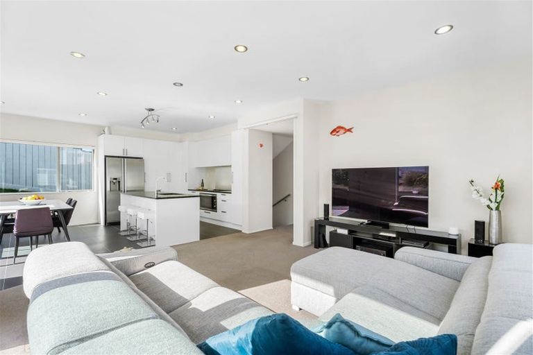 Photo of property in 106 Voyager Drive, Gulf Harbour, Whangaparaoa, 0930
