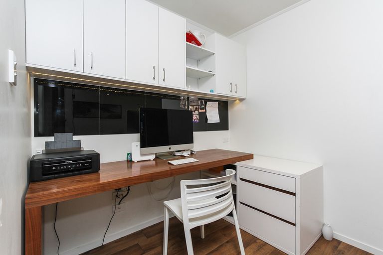 Photo of property in 23 Bodi Place, Te Atatu South, Auckland, 0610