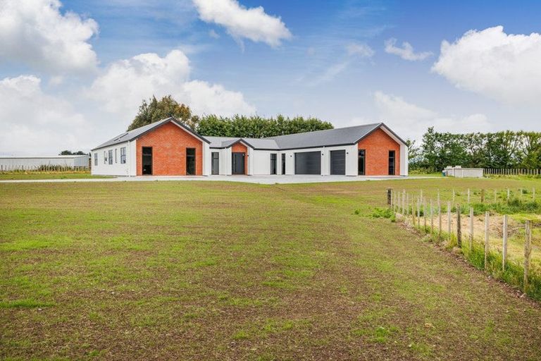 Photo of property in 11 Te Kahu Lane, Halcombe, Feilding, 4779