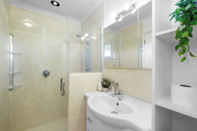 Photo of property in 293 Mangorei Road, Merrilands, New Plymouth, 4312