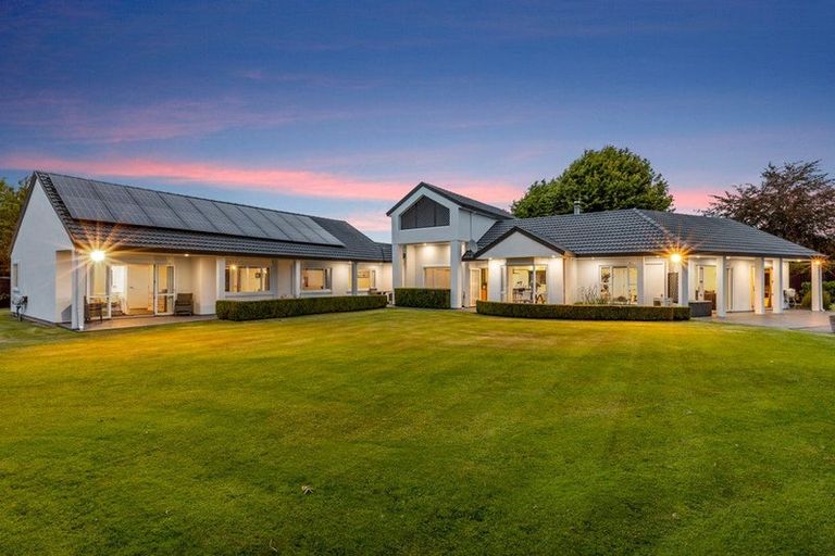 Photo of property in 52 Regent's Park Drive, Casebrook, Christchurch, 8051