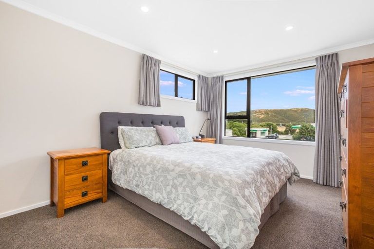 Photo of property in 86 Mana Esplanade, Paremata, Porirua, 5026