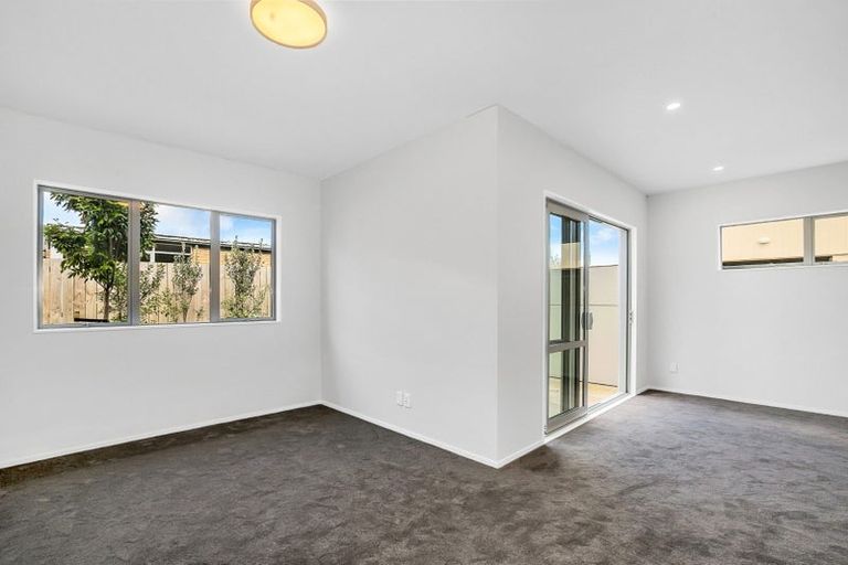 Photo of property in 48/11 Ray Small Drive, Papakura, 2110