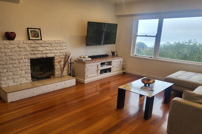 Photo of property in 65 Wadestown Road, Wadestown, Wellington, 6012