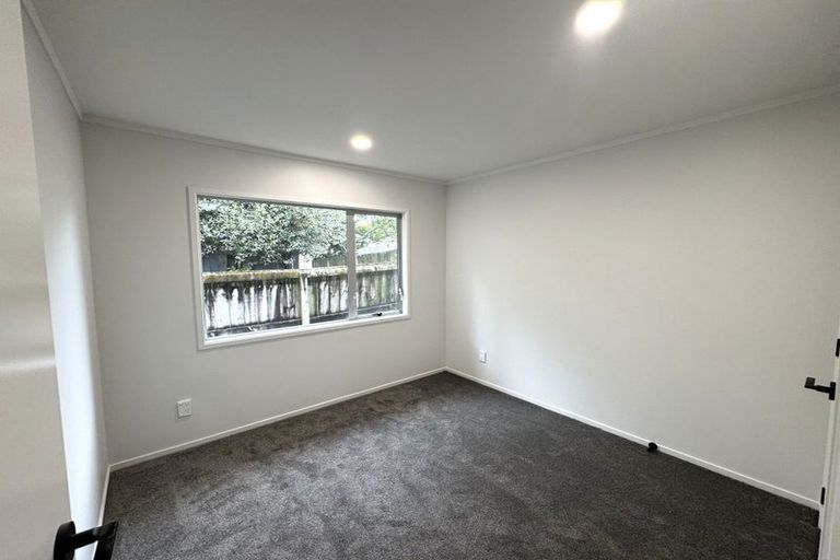 Photo of property in 48 Lauderdale Road, Birkdale, Auckland, 0626