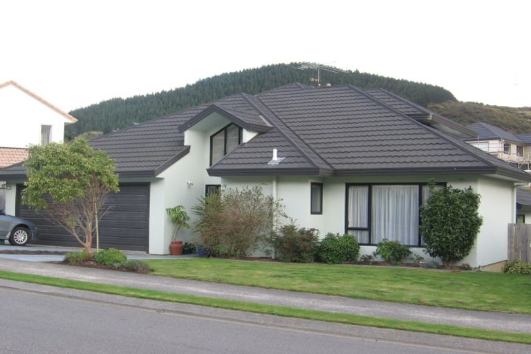Photo of property in 16 Myers Grove, Churton Park, Wellington, 6037