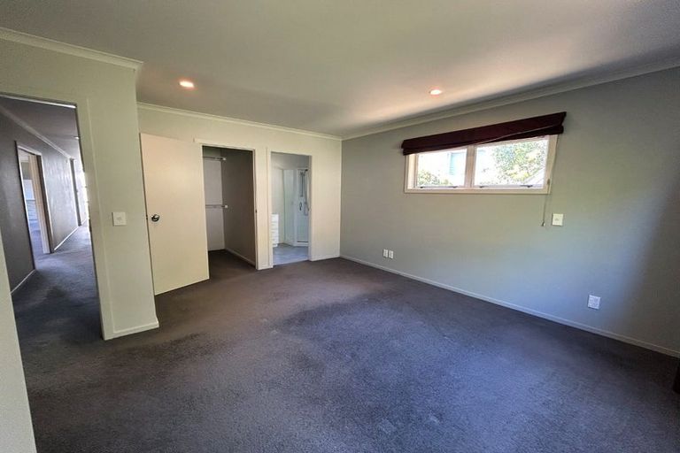 Photo of property in 6 Routeburn Avenue, Aotea, Porirua, 5024