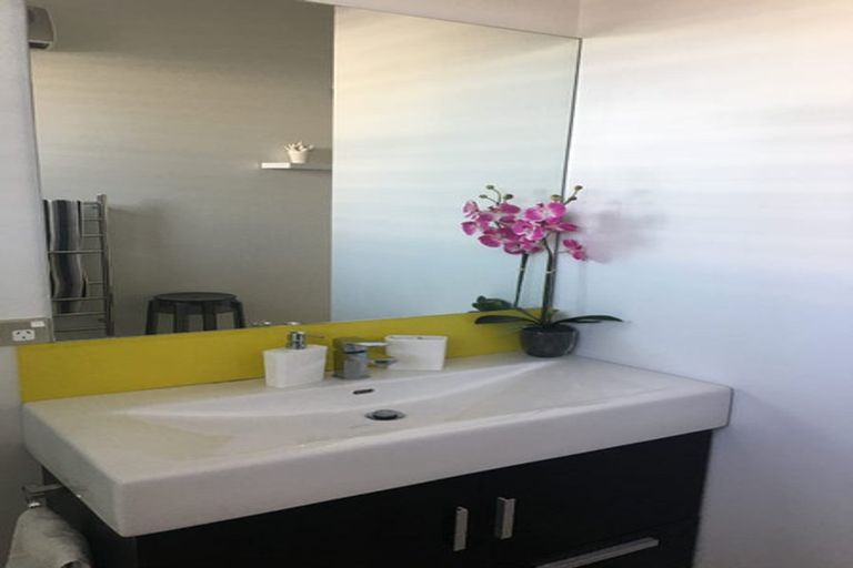 Photo of property in 1/27 Picton Avenue, Riccarton, Christchurch, 8011