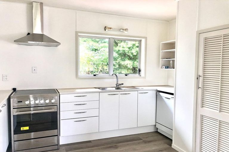 Photo of property in 16 Homestead Road, Manly, Whangaparaoa, 0930