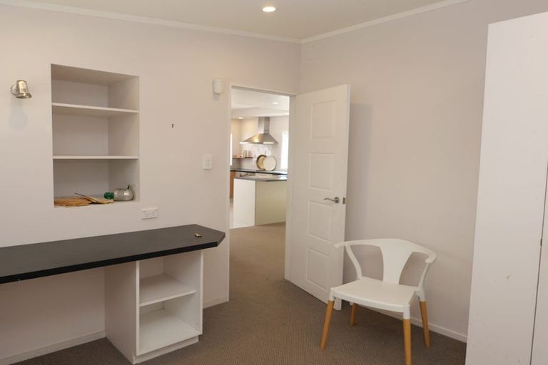 Photo of property in 45 Greenaway Road, Waikanae, 5036