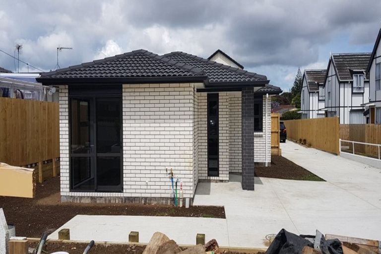 Photo of property in 71 Kenderdine Road, Papatoetoe, Auckland, 2025