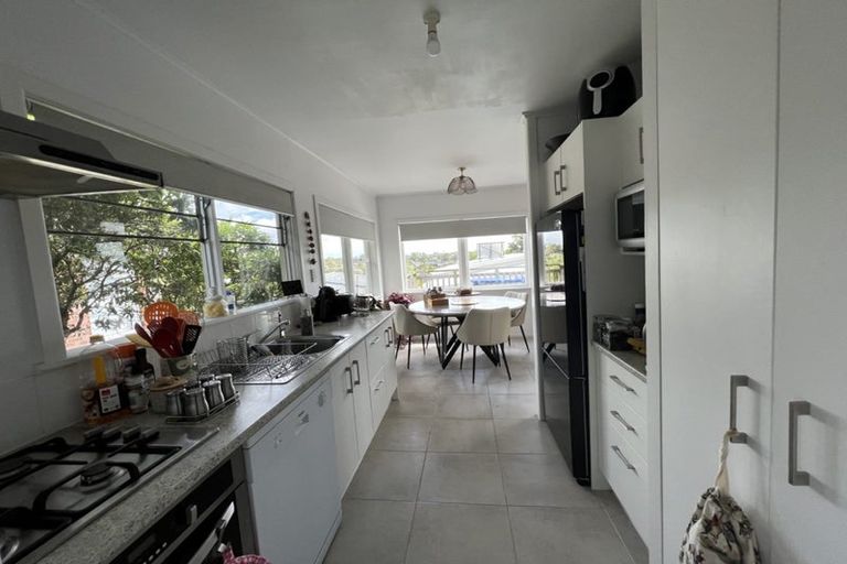 Photo of property in 157a Carlisle Road, Northcross, Auckland, 0632