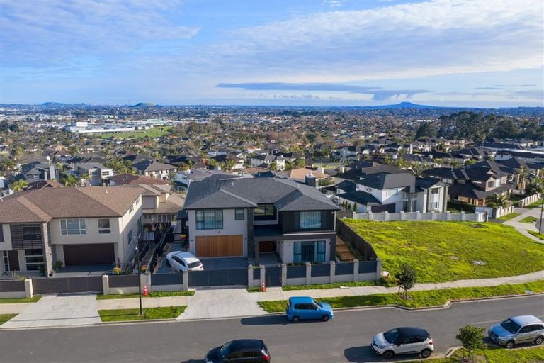 Photo of property in 55 Armstrong Farm Drive, East Tamaki Heights, Auckland, 2016