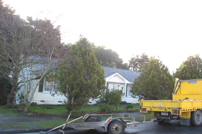 Photo of property in 6 Walpole Avenue, Hillpark, Auckland, 2102