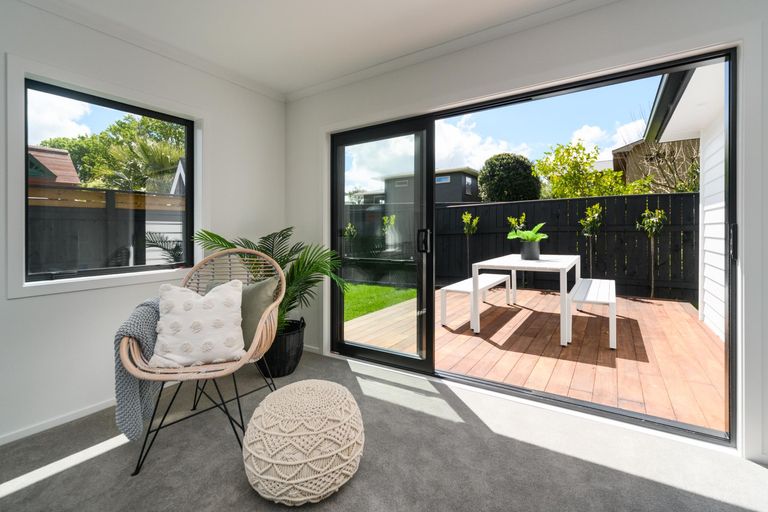 Photo of property in 469a Ruahine Street, Terrace End, Palmerston North, 4410