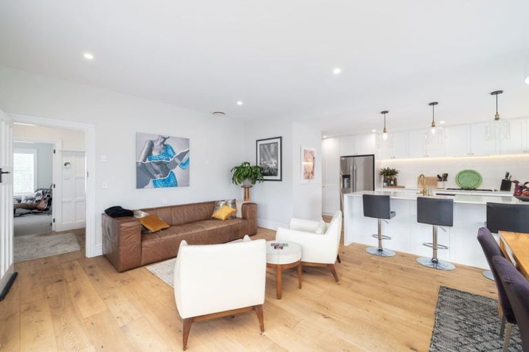 Photo of property in 87 Cashmere Road, Cashmere, Christchurch, 8022