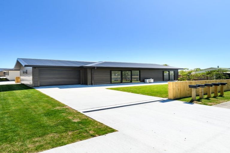 Photo of property in 68b Hedges Street, Sanson, 4817