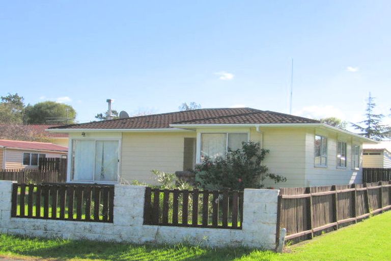 Photo of property in 4 Ulay Place, Clover Park, Auckland, 2019