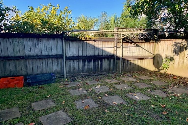 Photo of property in 10 Westvale Avenue, Ranui, Auckland, 0612