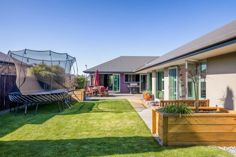 Photo of property in 23 Six Silvers Avenue, Halswell, Christchurch, 8025