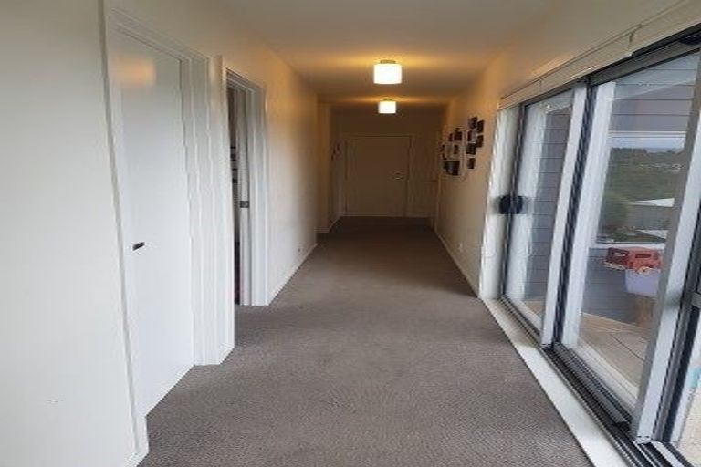 Photo of property in 9 Kahurangi Heights, Aotea, Porirua, 5024
