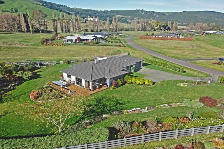 Photo of property in 500 Kinloch Road, Kinloch, Taupo, 3377