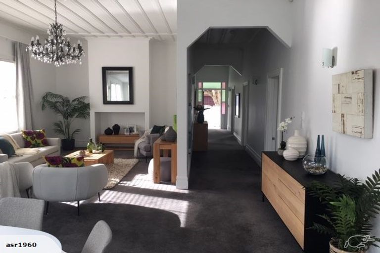 Photo of property in 34 Sentinel Road, Herne Bay, Auckland, 1011