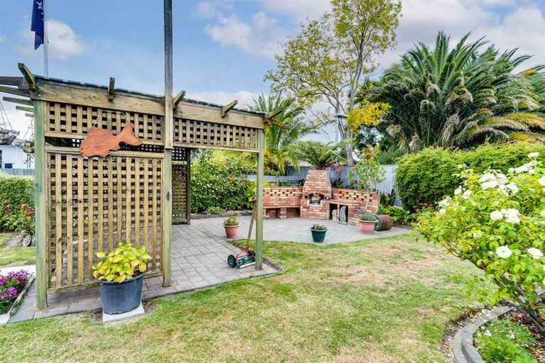 Photo of property in 17 Alamein Crescent, Onekawa, Napier, 4110