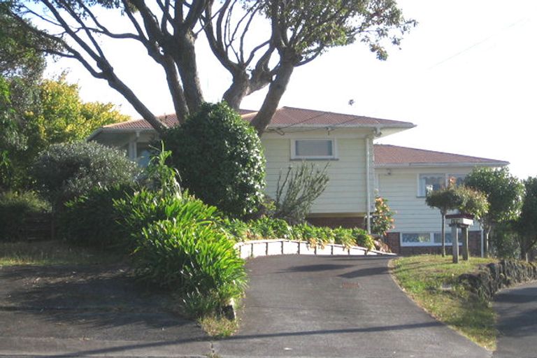 Photo of property in 170 Chivalry Road, Glenfield, Auckland, 0629