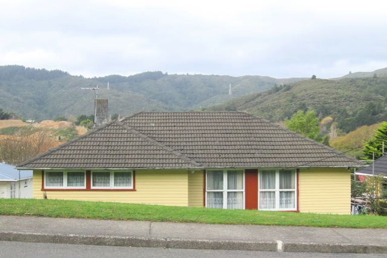 Photo of property in 12 Logie Street, Stokes Valley, Lower Hutt, 5019