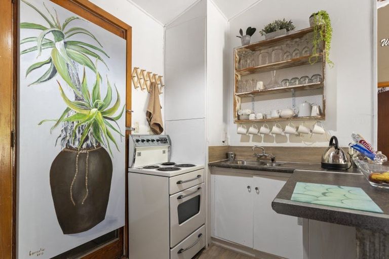 Photo of property in 16 Arthur Crescent, Waikawa, Picton, 7220