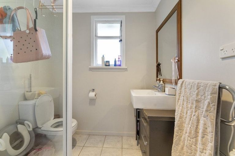 Photo of property in 489 Kaikorai Valley Road, Bradford, Dunedin, 9011