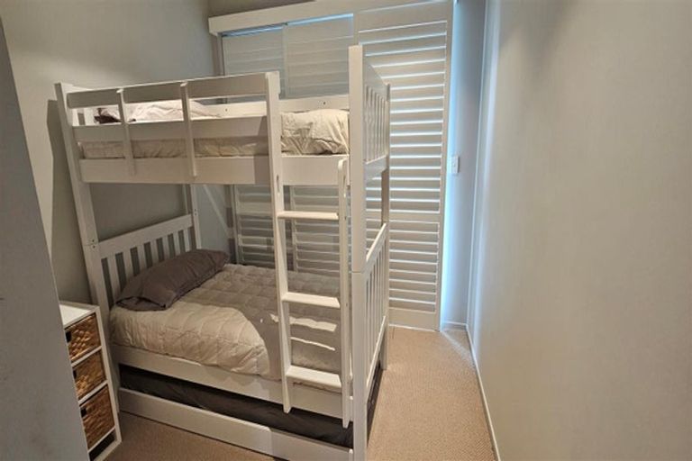 Photo of property in 32 Taumata Road, Omaha, 0986