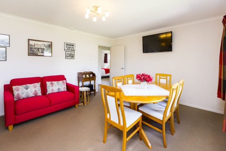 Photo of property in 34 Sunstone Crescent, Brown Owl, Upper Hutt, 5018