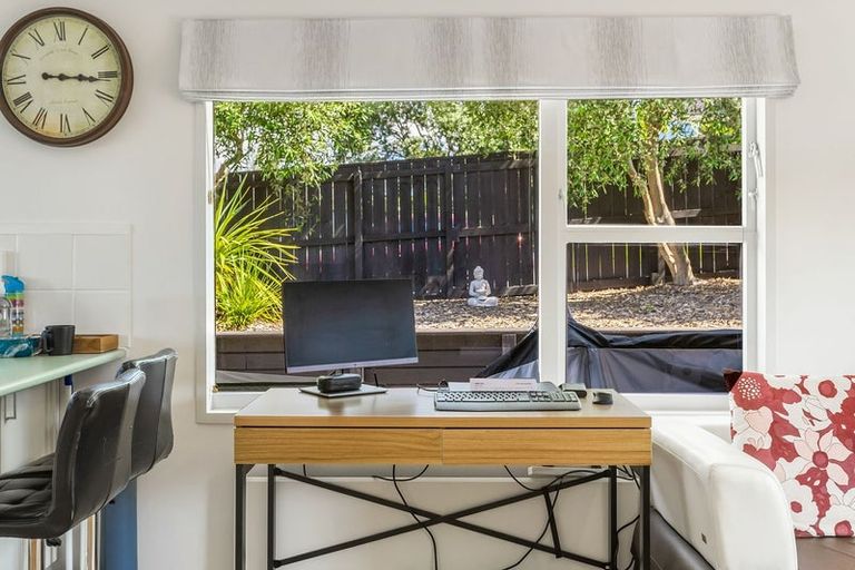 Photo of property in 1/1 Broadview Place, Howick, Auckland, 2014