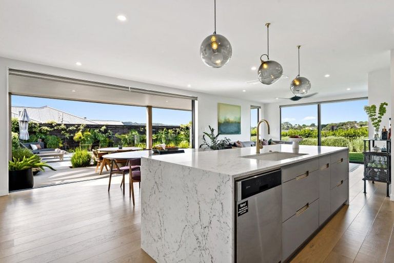 Photo of property in 17 Dinning Road, Riverhead, 0820