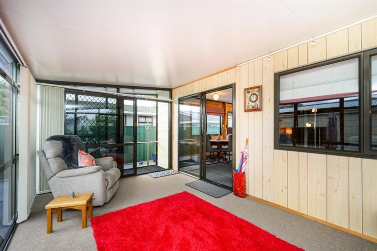 Photo of property in 1 Oldfield Place, Bulls, 4818