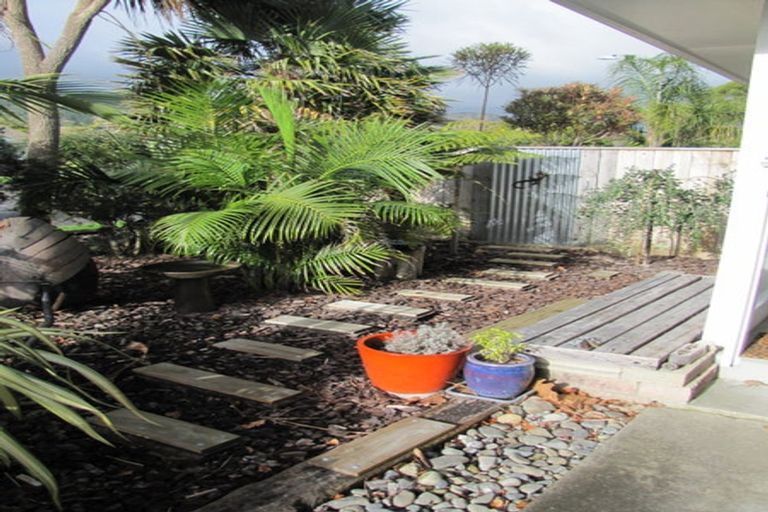 Photo of property in 2 Leybourne Avenue, Waikanae, 5036