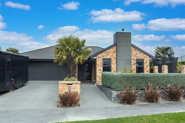 Photo of property in 6 James Hight Drive, Halswell, Christchurch, 8025