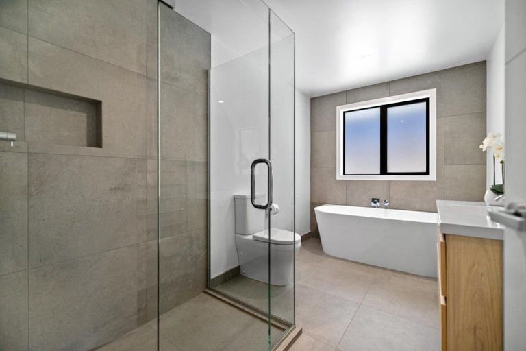 Photo of property in 30 Corriedale Road, Jacks Point, 9371