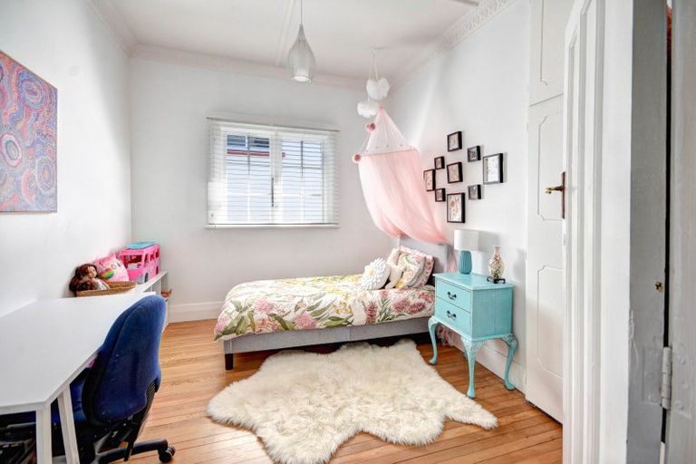 Photo of property in 1 Oakland Street, Andersons Bay, Dunedin, 9013