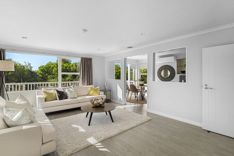 Photo of property in 8 Weatherly Road, Torbay, Auckland, 0630